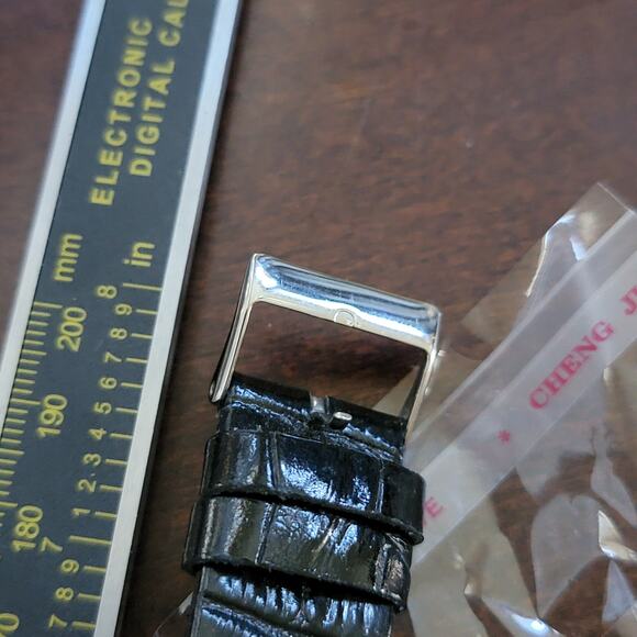Vintage GUESS Crystal Bezel Watch Black Leather Strap Silver Dial Glam Chic Lux main image 4